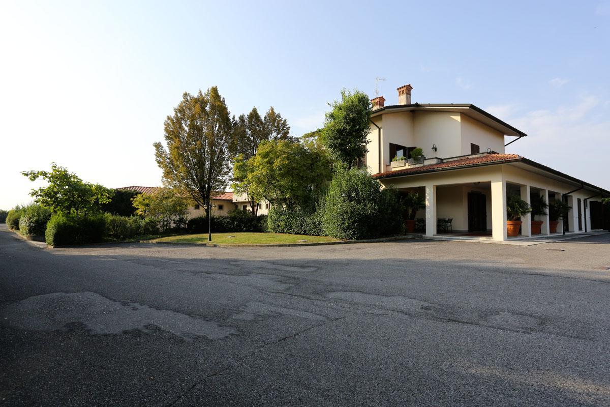 Hotel Franciacorta s.r.l Paderno Franciacorta Luaran gambar